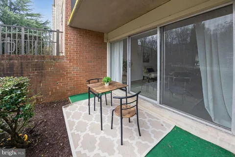 $239,990 | 868 College Parkway, Unit 102, Rockville, MD 20850