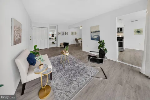 $239,990 | 868 College Parkway, Unit 102, Rockville, MD 20850