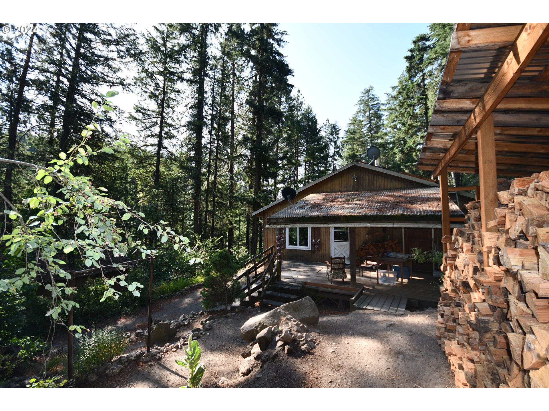 3475 Mosier Creek Road Mosier, OR 97040 - Photo 20 of 48 Gallery Image 20