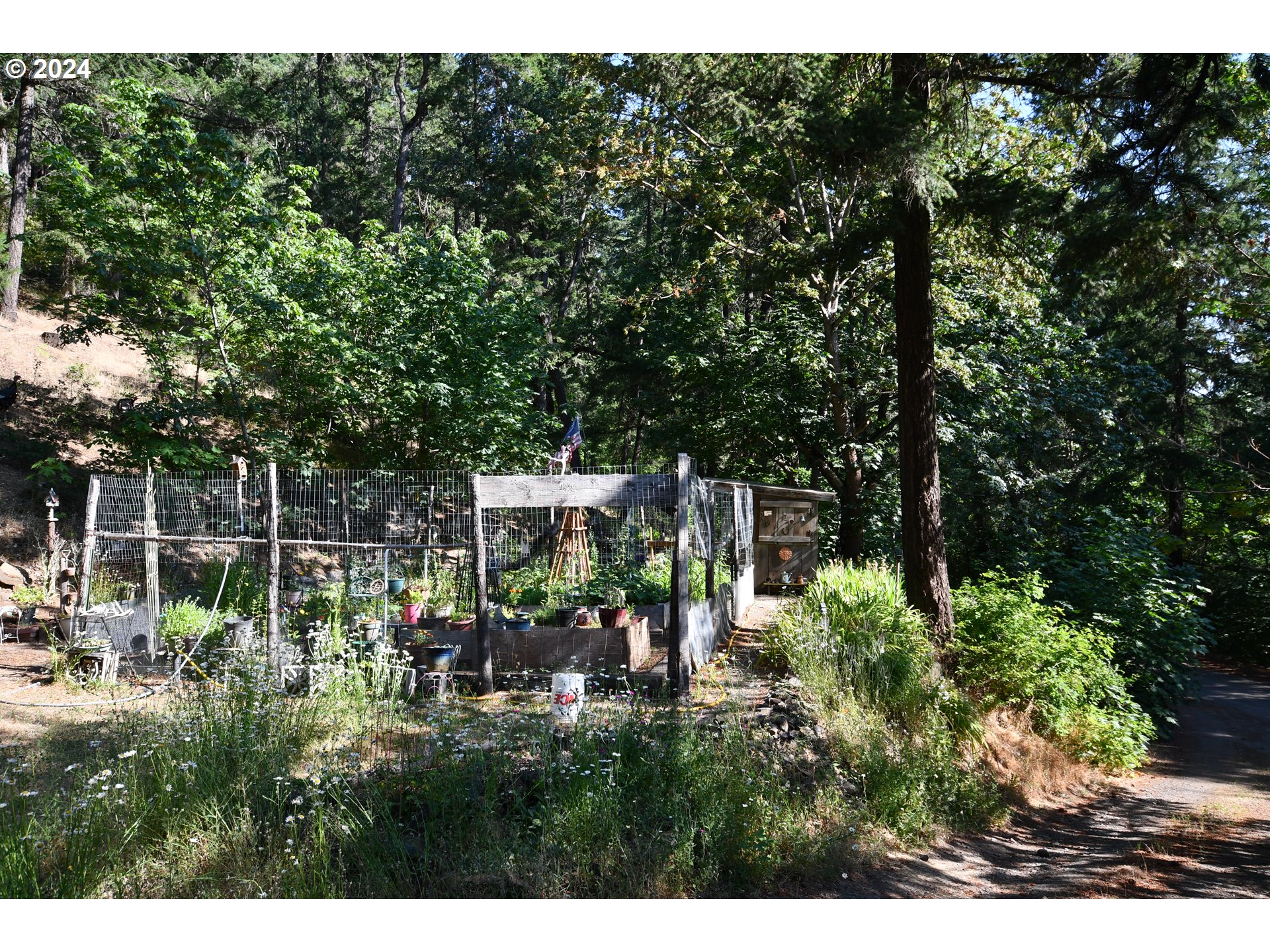 3475 Mosier Creek Road Mosier, OR 97040 - Photo 26 of 48 Gallery Image 26