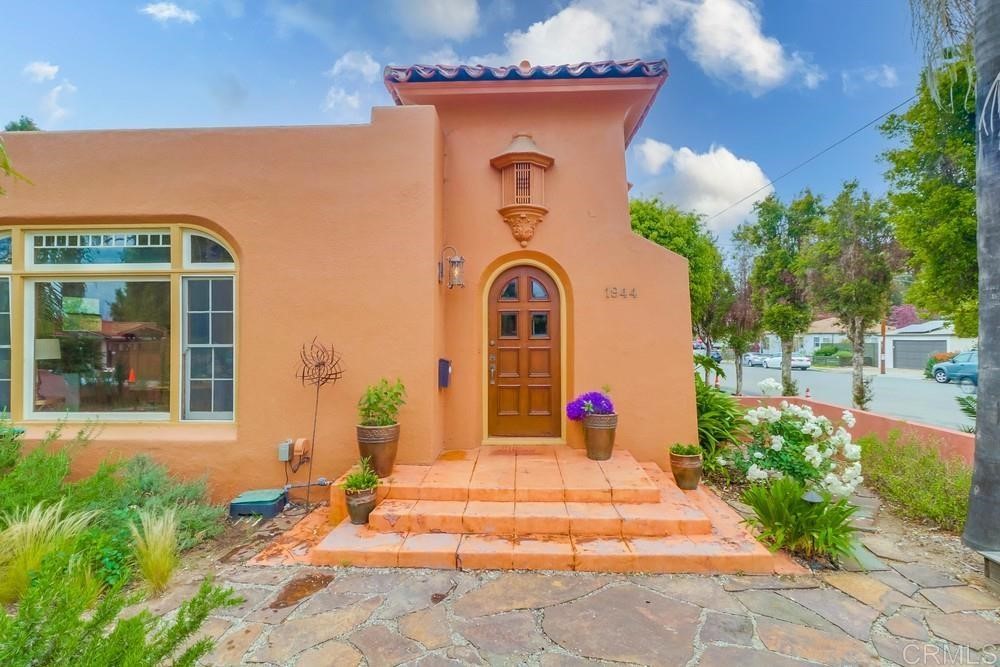 1944 Granada Avenue San Diego, CA 92102 - Photo 5 of 65