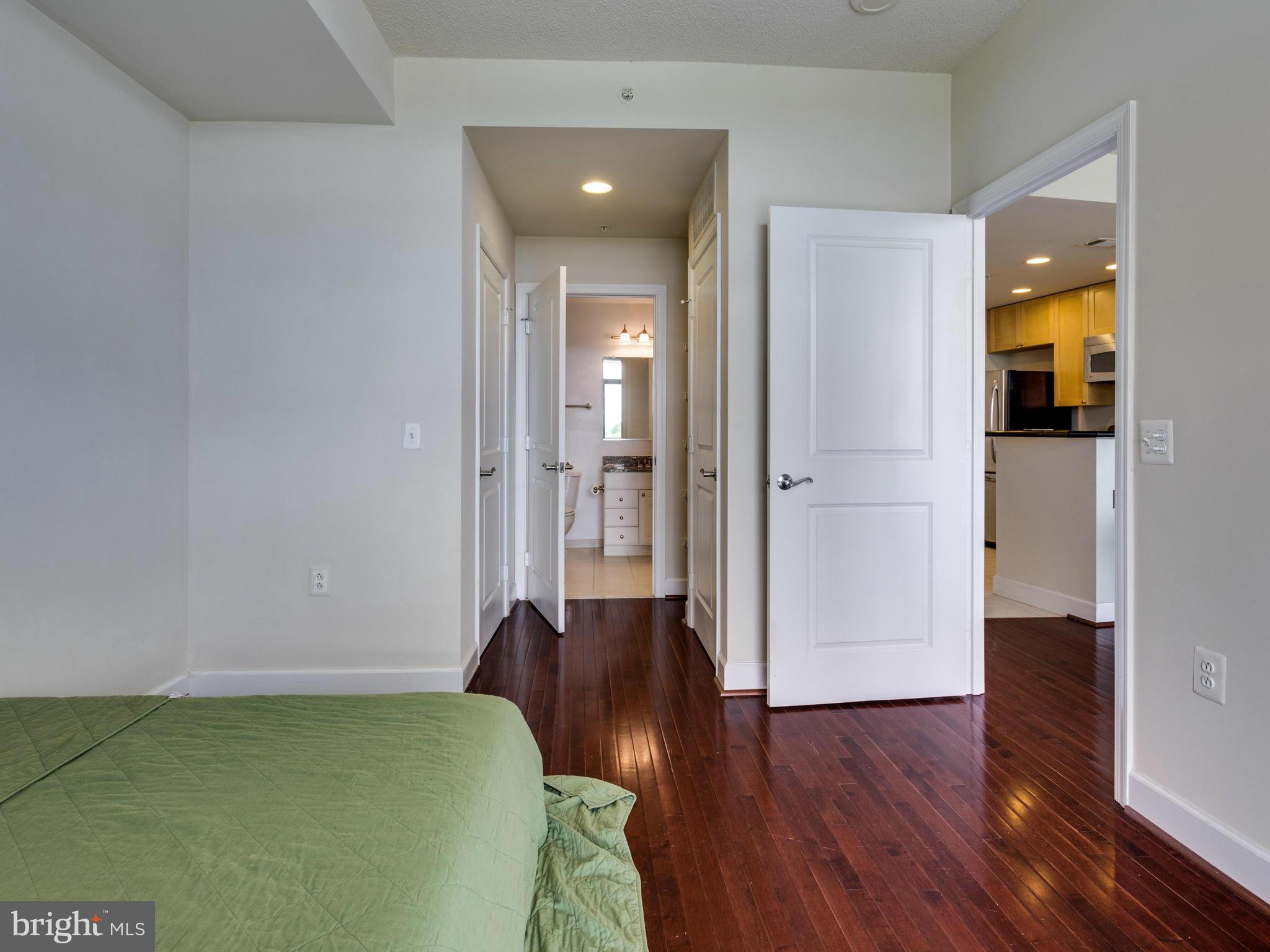 3650 South Glebe Road, Unit 570 Arlington, VA 22202 - Photo 20 of 30 Bedroom (Master)