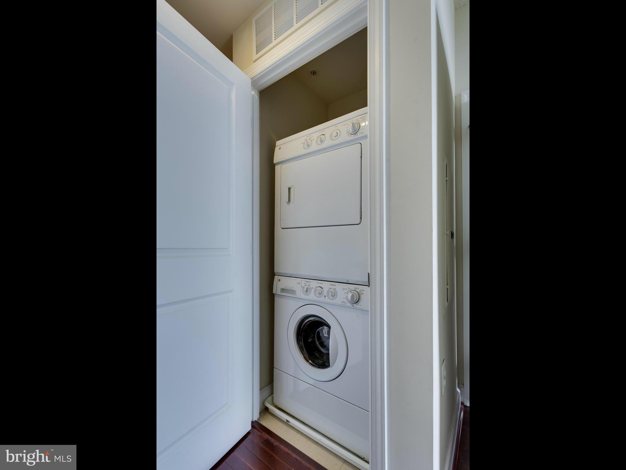 3650 South Glebe Road, Unit 570 Arlington, VA 22202 - Photo 22 of 30 Laundry