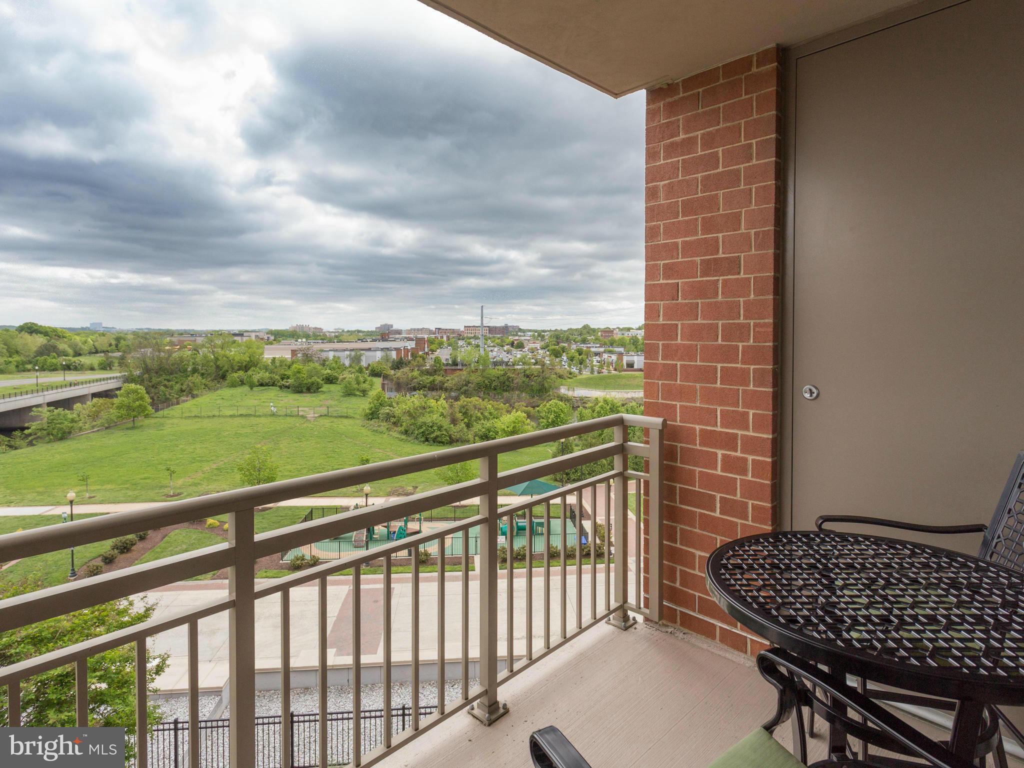 3650 South Glebe Road, Unit 570 Arlington, VA 22202 - Photo 23 of 30 Balcony