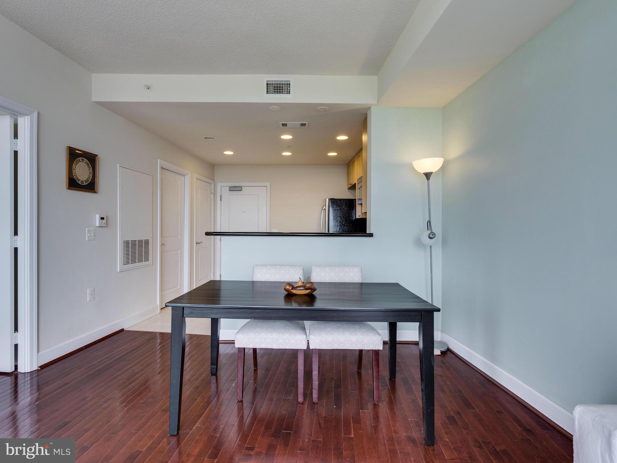 3650 South Glebe Road, Unit 570 Arlington, VA 22202 - Photo 10 of 30 Dining Room