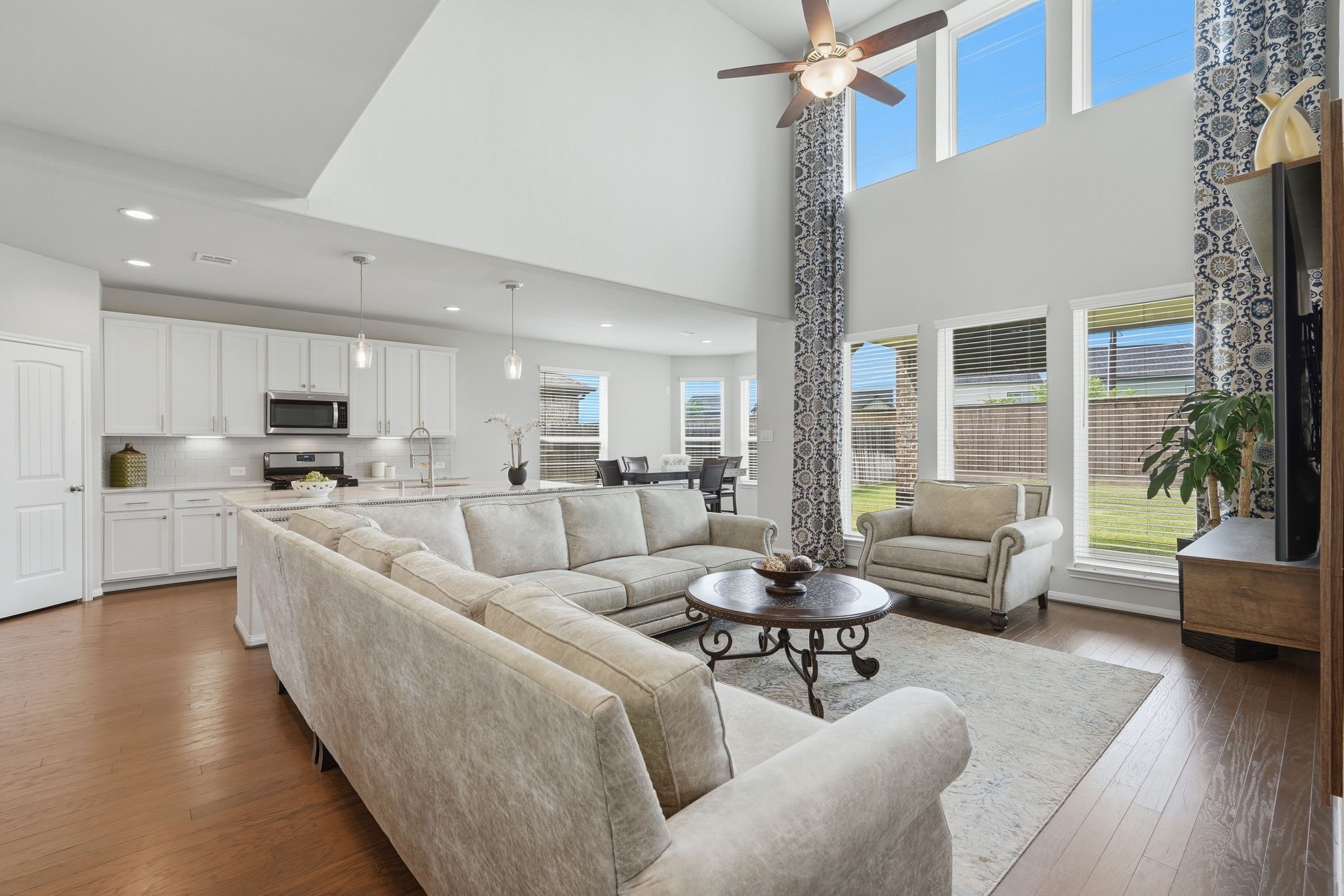 7522 Windsor View Drive Spring, TX 77379 - Photo 11 of 49 Main living area filled with natural light.