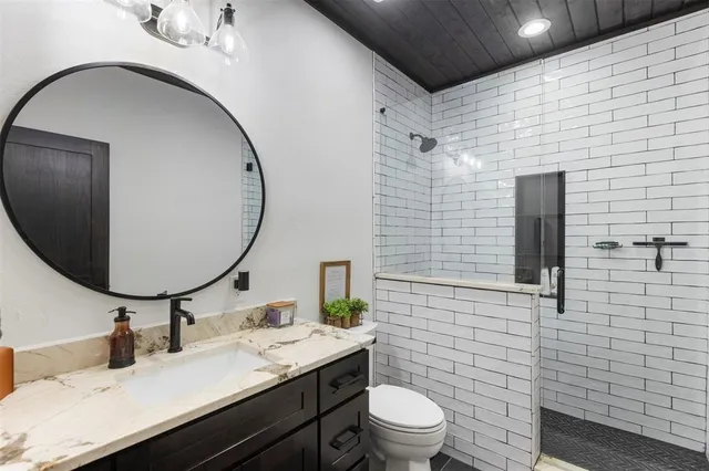 a view of outdoor space yard deck and porch