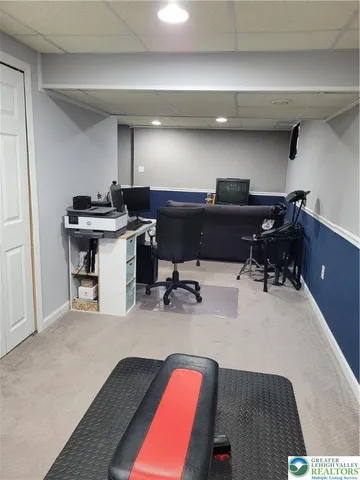 a gym equipment sitting in a room