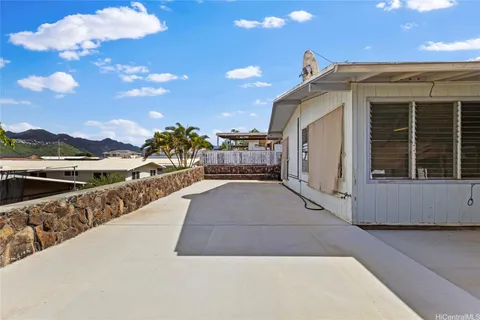 $900,000 | 537 Kekupua Street, Honolulu, HI 96825