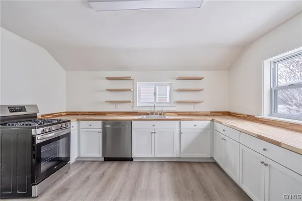 $164,500 | 207 East 2nd Street, Oswego, NY 13126