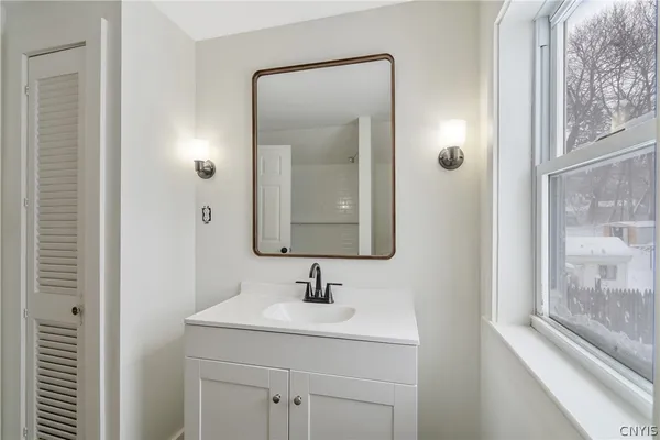 $164,500 | 207 East 2nd Street, Oswego, NY 13126