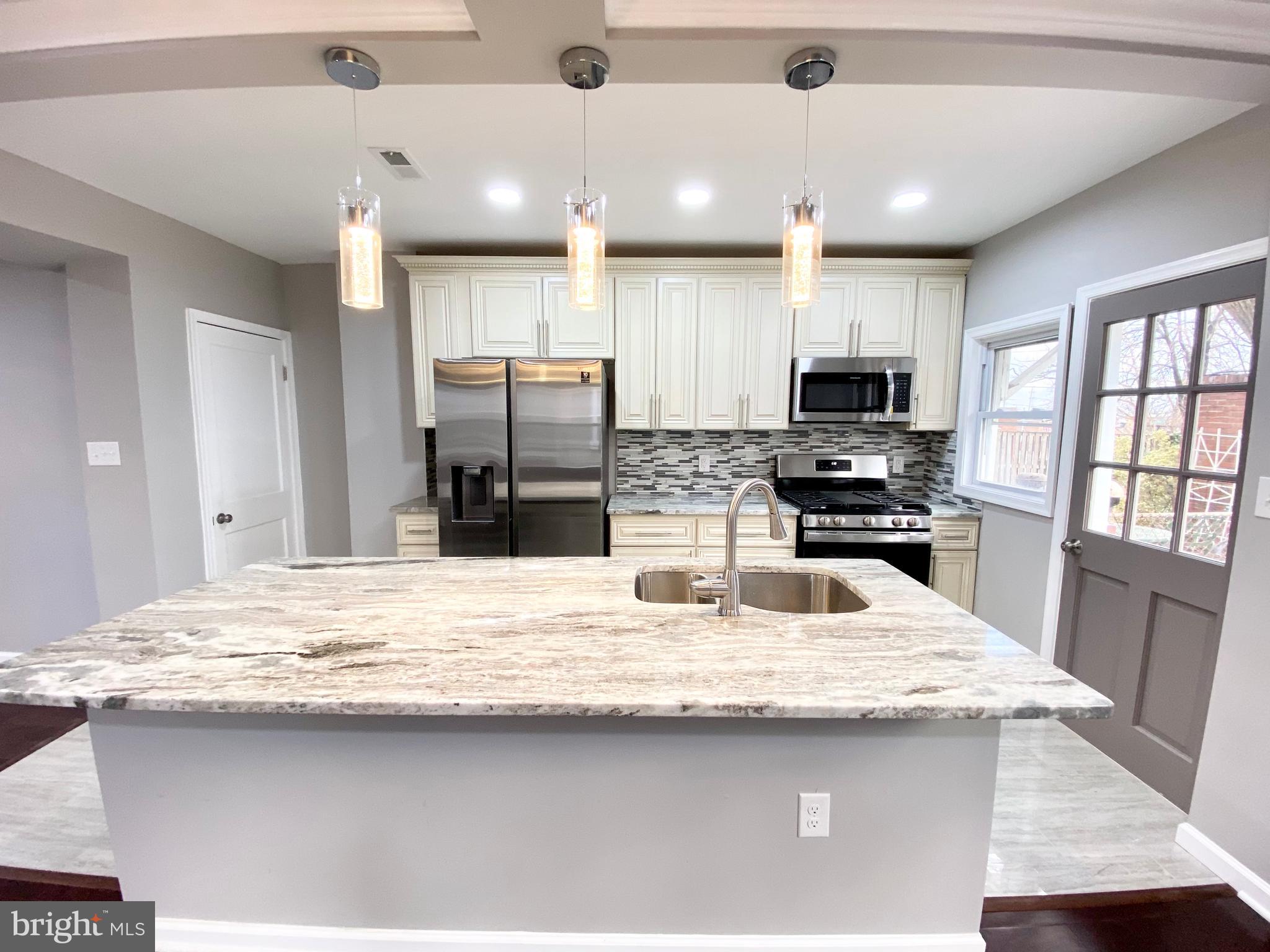 1355 Crofton Road Baltimore, MD 21239 - Photo 6 of 20