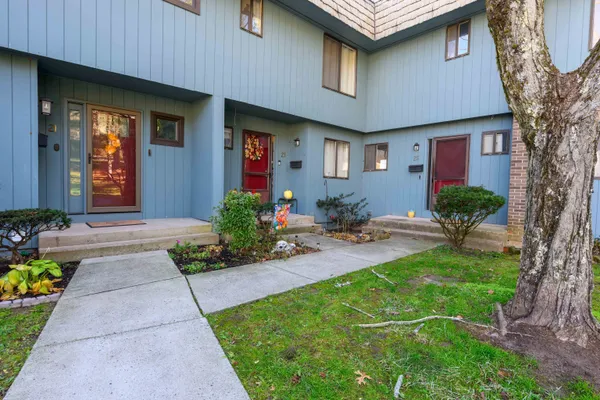 $233,000 | 23 Margo Court, Unit 23, Cromwell, CT 06416