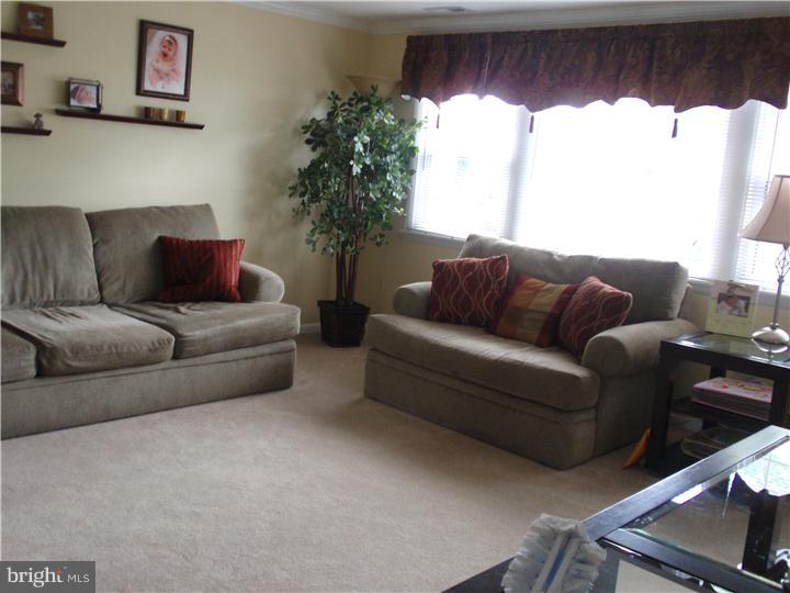 749 Longstreth Road Warminster, PA 18974 - Photo 5 of 18 Family Room