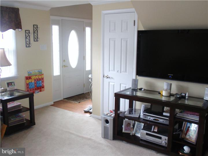 749 Longstreth Road Warminster, PA 18974 - Photo 6 of 18 Family Room
