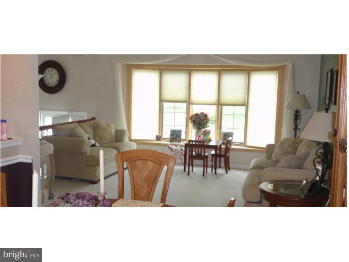 749 Longstreth Road Warminster, PA 18974 - Photo 10 of 18 Living Room