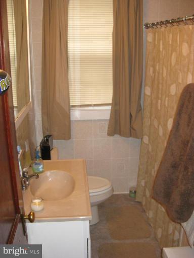 5606 Ashbourne Road Halethorpe, MD 21227 - Photo 5 of 13 Bath #2