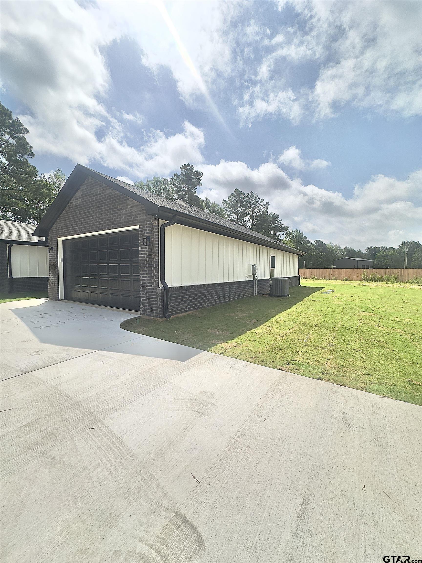 4890 County Road 384 Tyler, TX 75708 - Photo 2 of 36