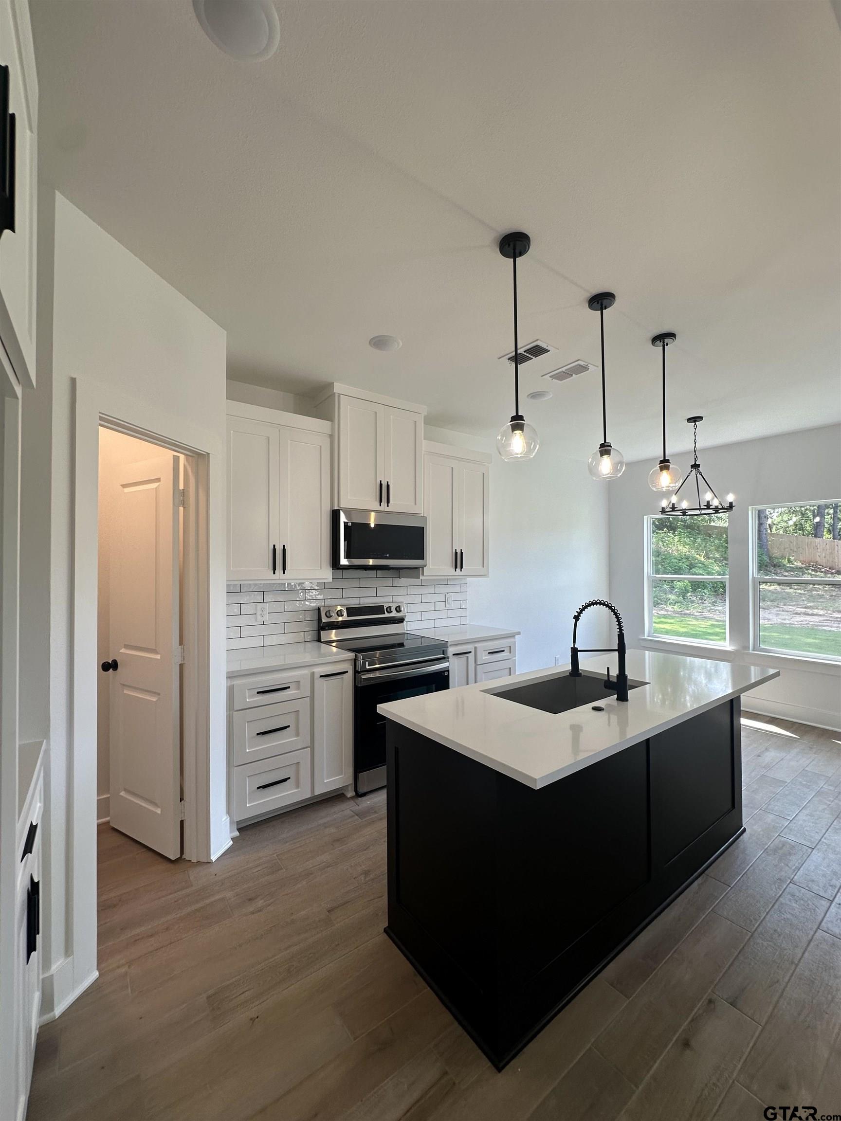 4890 County Road 384 Tyler, TX 75708 - Photo 4 of 36