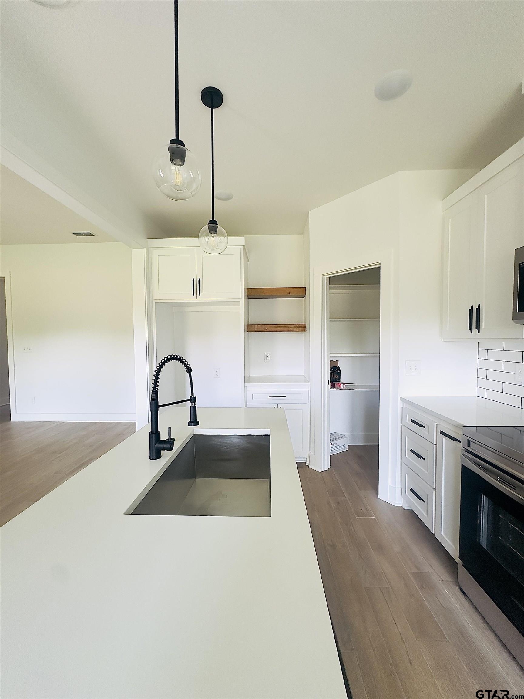 4890 County Road 384 Tyler, TX 75708 - Photo 6 of 36