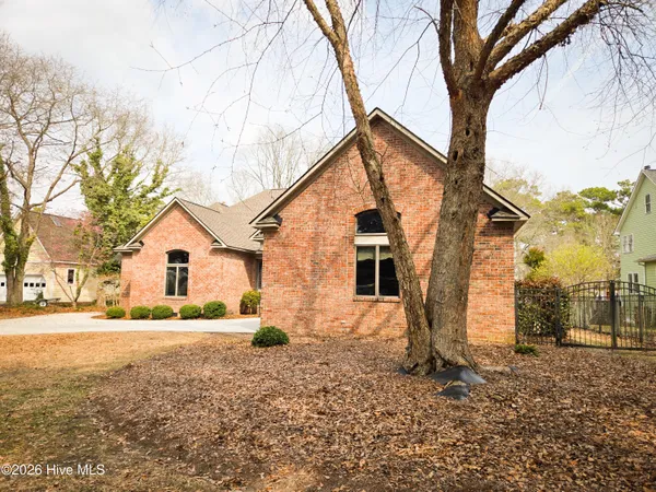 $825,000 | 218 Wild Oak Drive, Swansboro, NC 28584