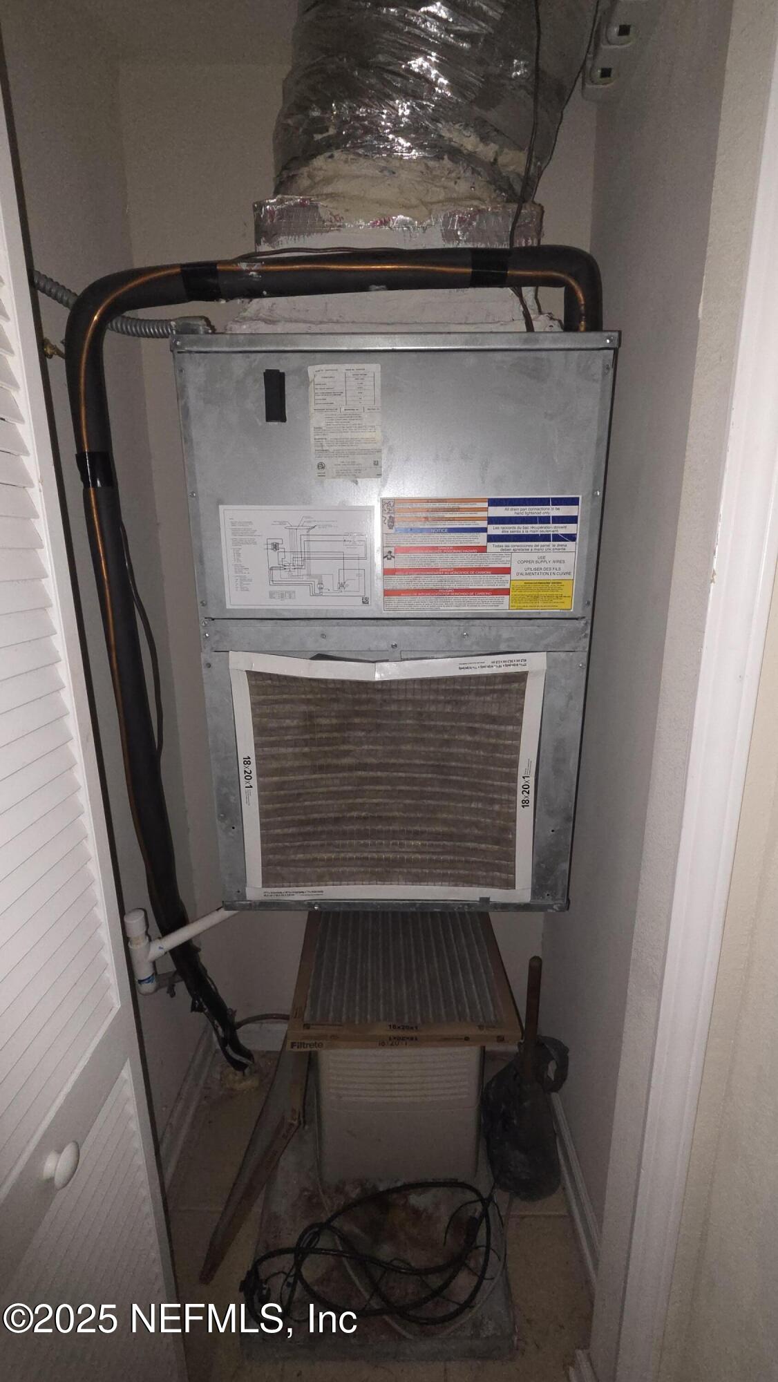 9400 Underwing Way, Unit 9 Jacksonville, FL 32257 - Photo 6 of 30 a view of washer and dryer in a window