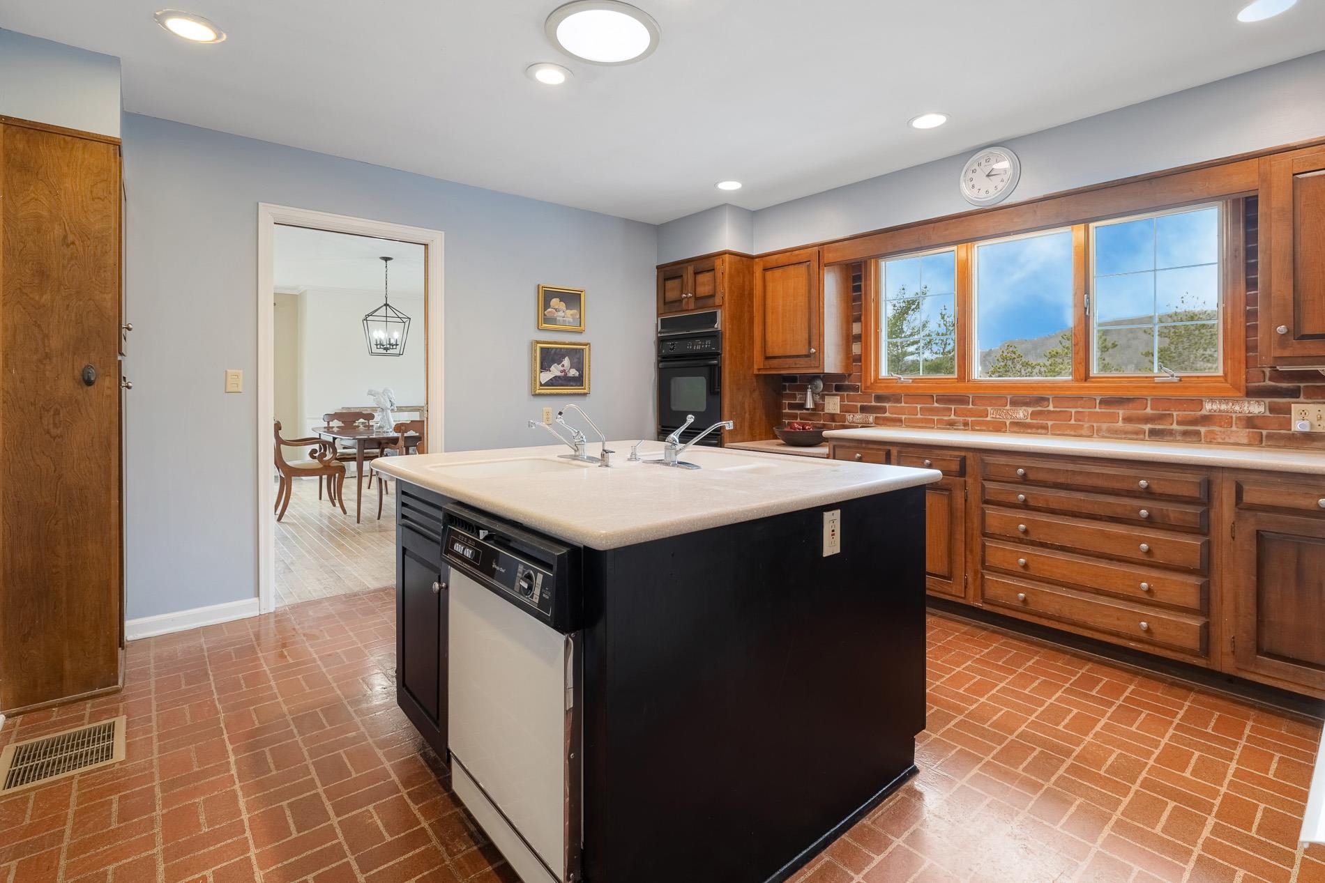 3347 West Road Bennington, VT 05201 - Photo 4 of 38