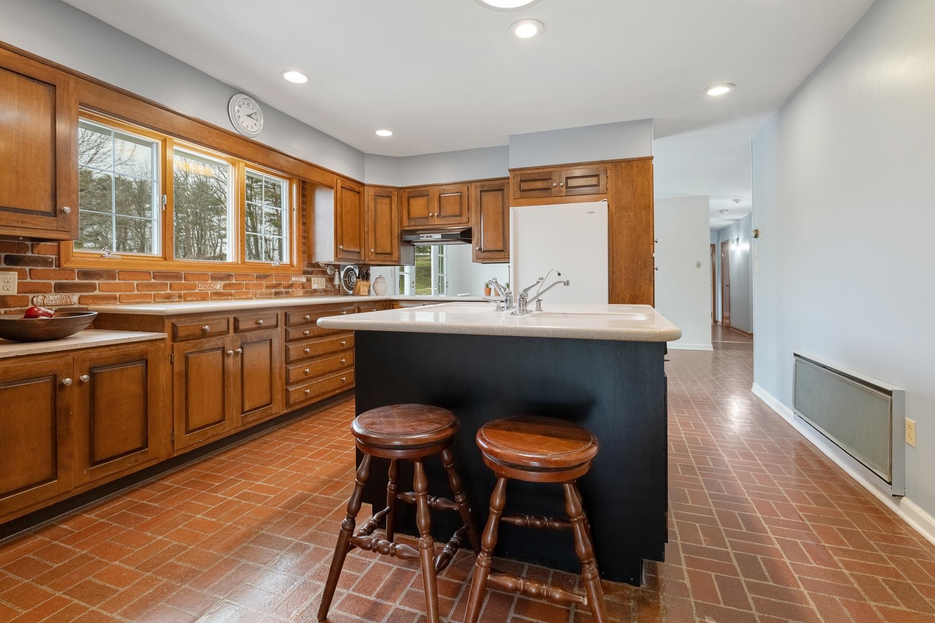 3347 West Road Bennington, VT 05201 - Photo 5 of 38