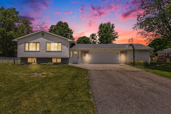 $327,500 | 8197 South Federal Road, Shepherd, MI 48883