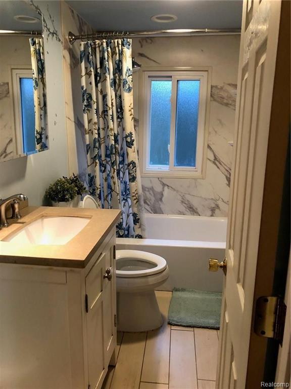 8112 Stephens Warren, MI 48089 - Photo 8 of 10 Gallery Image 8