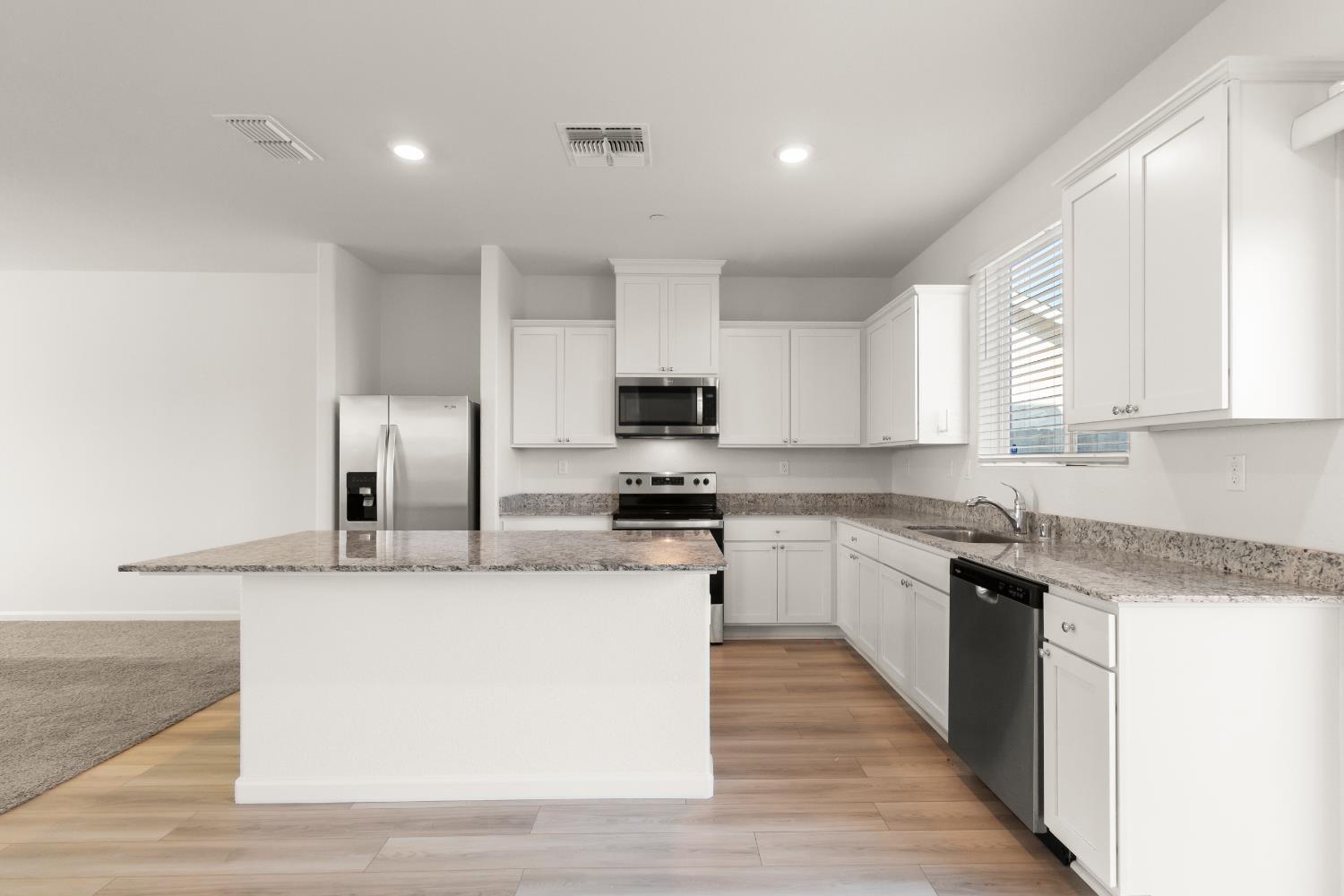 3443 Coltrane Way Stockton, CA 95212 - Photo 12 of 40