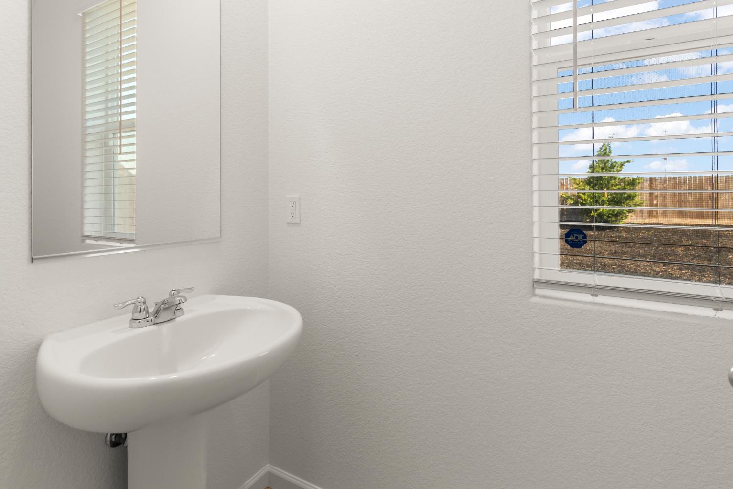 3443 Coltrane Way Stockton, CA 95212 - Photo 17 of 40