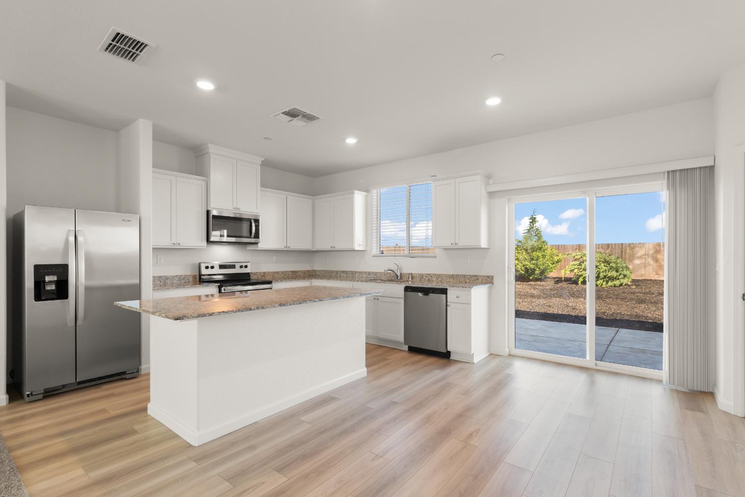 3443 Coltrane Way Stockton, CA 95212 - Photo 4 of 40