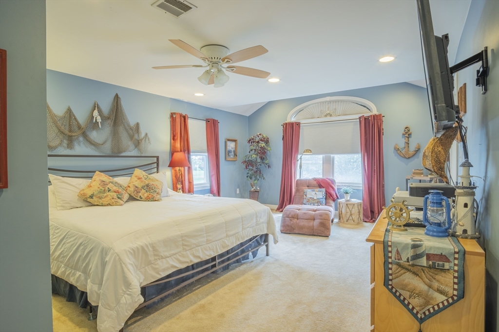 8 Longwood Drive Swampscott, MA 01907 - Photo 24 of 42