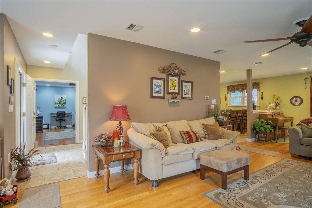 8 Longwood Drive Swampscott, MA 01907 - Photo 5 of 42