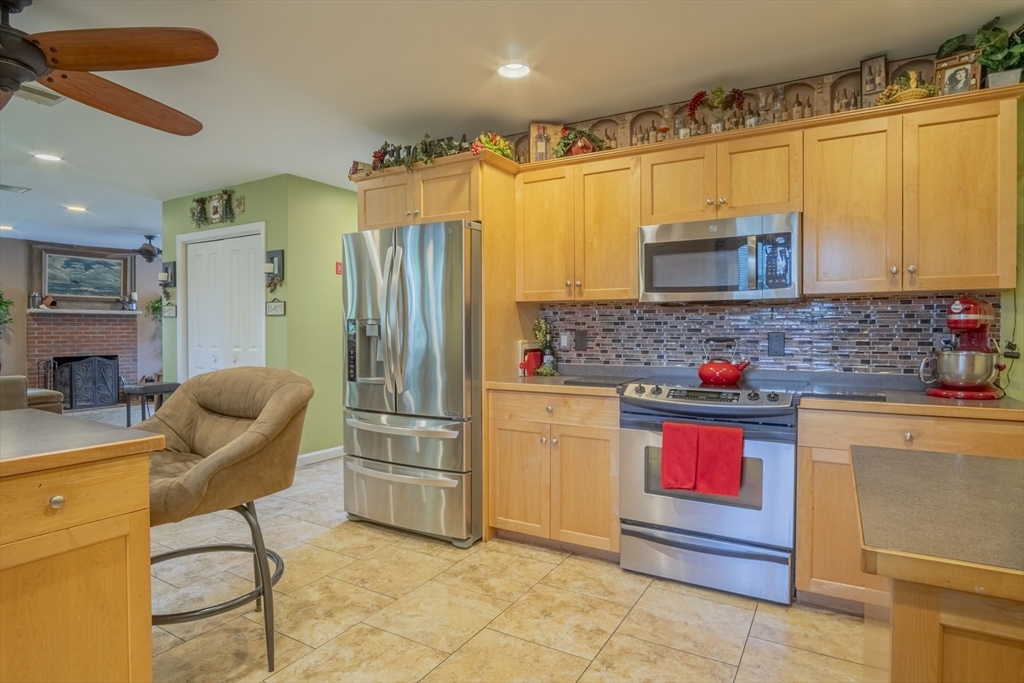 8 Longwood Drive Swampscott, MA 01907 - Photo 10 of 42