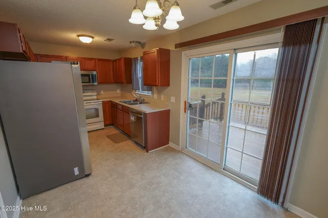 $265,000 | 104 Indigo Drive, Maysville, NC 28555