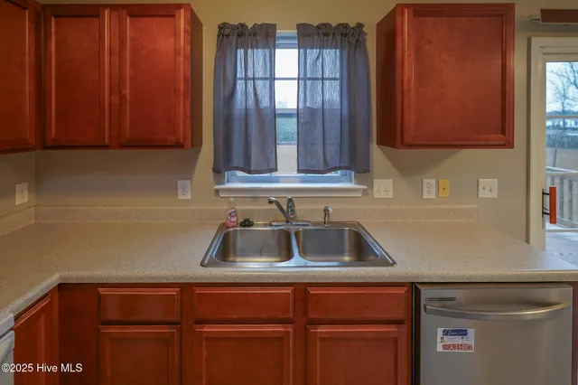 $265,000 | 104 Indigo Drive, Maysville, NC 28555