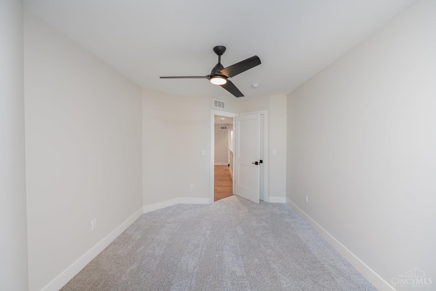 3643 Brotherton Road, Unit B Cincinnati, OH 45209 - Photo 19 of 28 Gallery Image 19