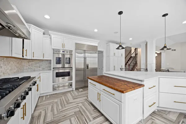 $998,888 | 39W514 Bealer Circle, Geneva, IL 60134