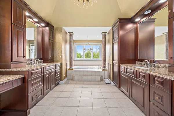 $998,888 | 39W514 Bealer Circle, Geneva, IL 60134