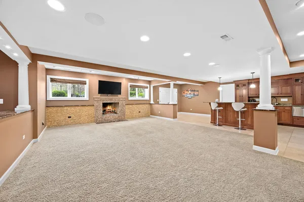 $998,888 | 39W514 Bealer Circle, Geneva, IL 60134