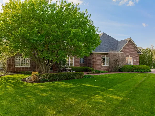 $998,888 | 39W514 Bealer Circle, Geneva, IL 60134