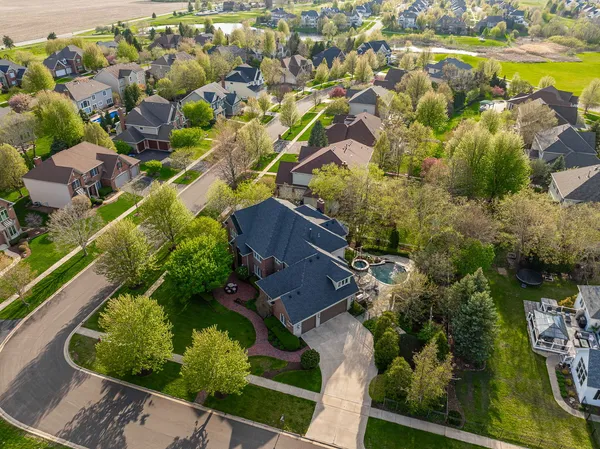 $998,888 | 39W514 Bealer Circle, Geneva, IL 60134