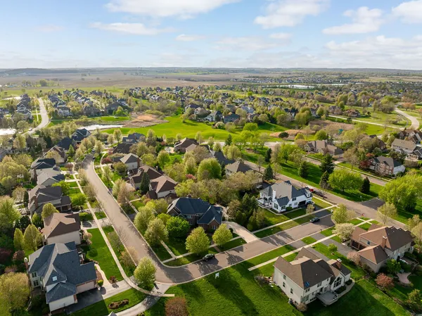 $998,888 | 39W514 Bealer Circle, Geneva, IL 60134