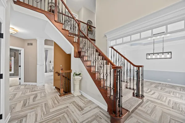 $998,888 | 39W514 Bealer Circle, Geneva, IL 60134