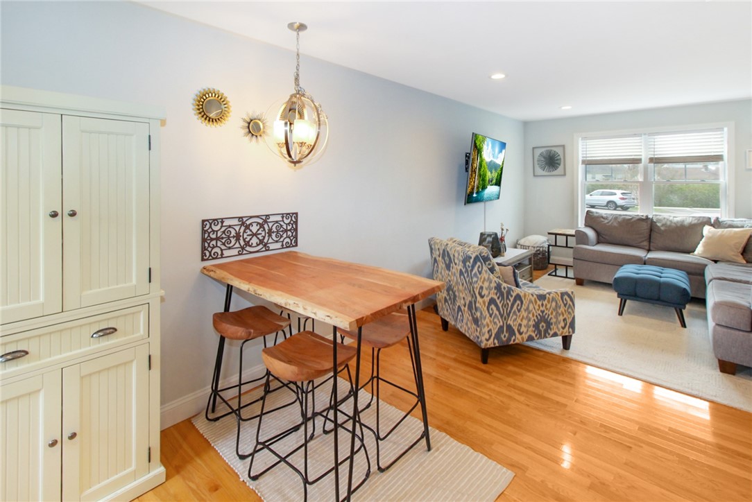 37 Mariner Way Middletown, RI 02842 - Photo 12 of 36