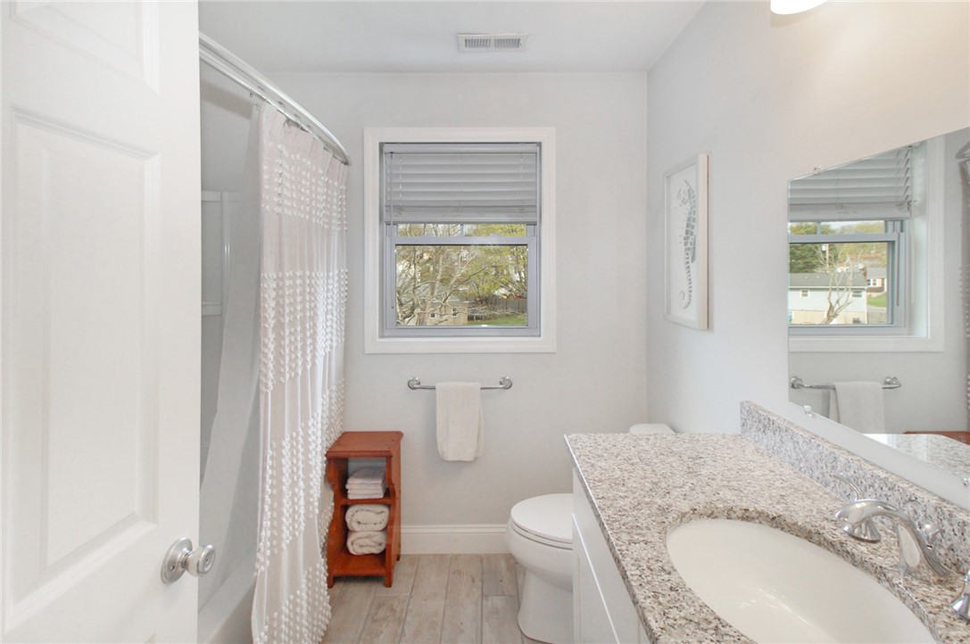 37 Mariner Way Middletown, RI 02842 - Photo 27 of 36