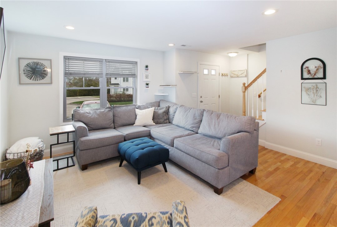 37 Mariner Way Middletown, RI 02842 - Photo 6 of 36