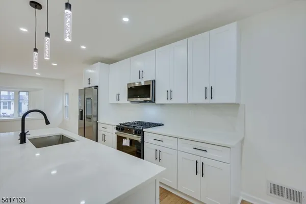 $625,000 | 418 East 5th Avenue, Roselle, NJ 07203